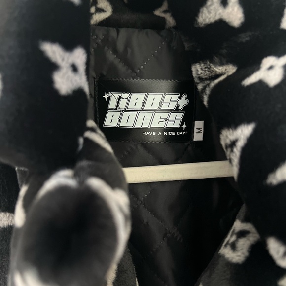 Faux Fur Jacket - Picture 2 of 7